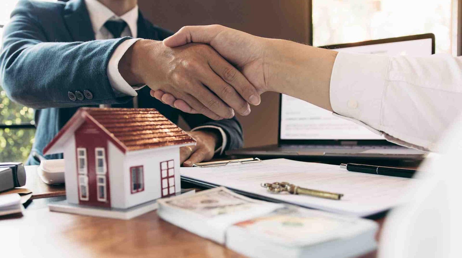 Intérieur lumineux d'une propriété résidentielle