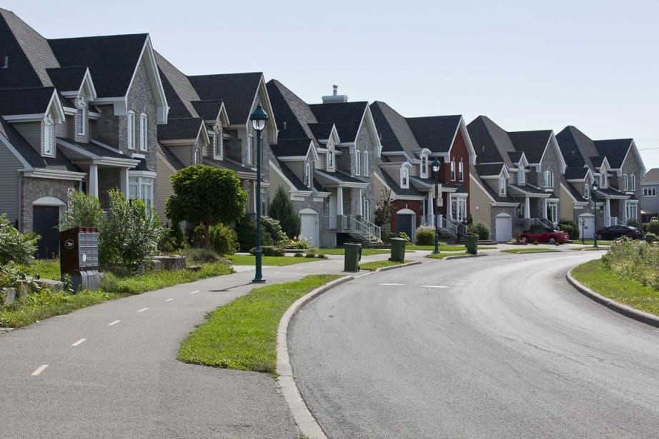 Immeuble à revenus de type plex dans l'Est de Montréal